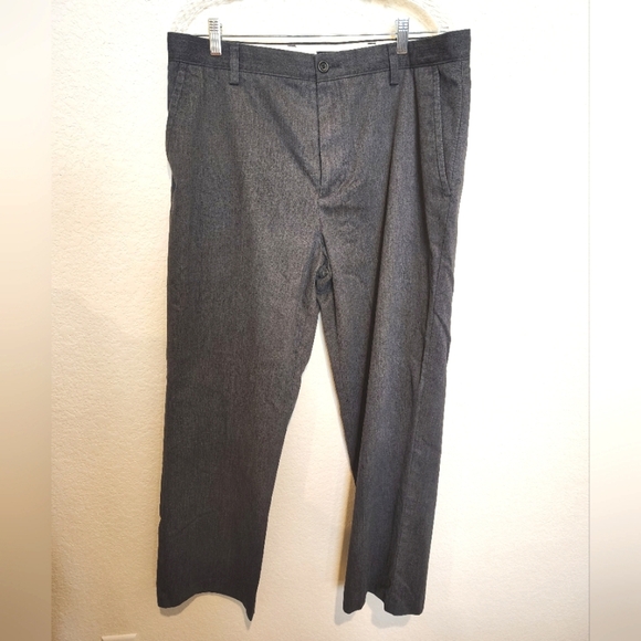 Dockers D3 Easy Khaki Charcoal Dress Pants 60% Cotton - Picture 1 of 4